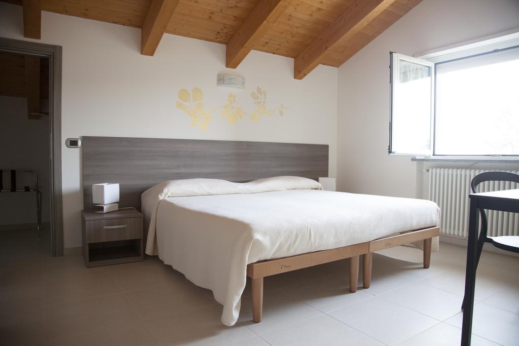 B&B Alba In Langhe Verduno Szoba fotó