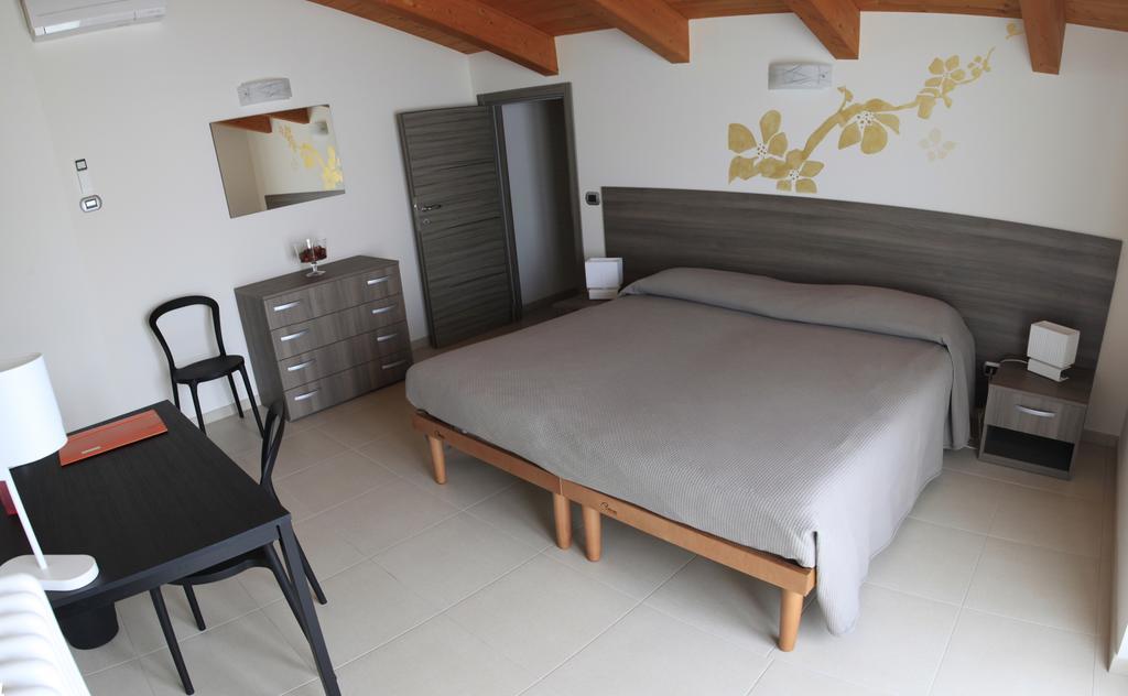 B&B Alba In Langhe Verduno Szoba fotó